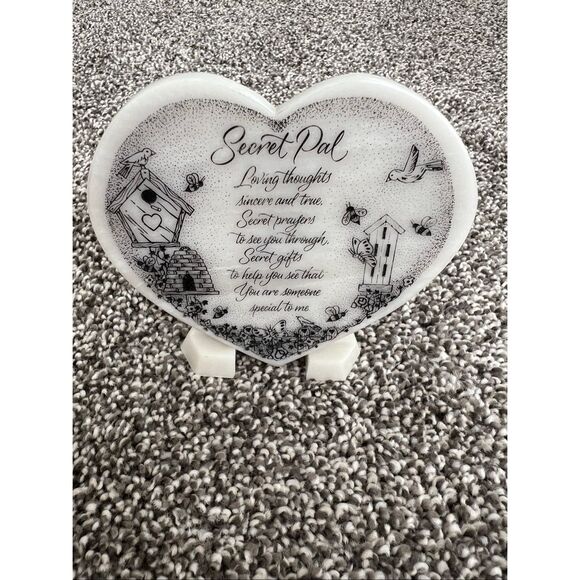 Heart-Shaped Secret Pal Plaque with stand - Picture 1 of 8
